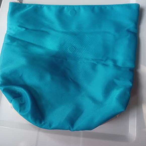 Thermal Make Up Bag Uriage Eau Thermale - Picture 2 of 8